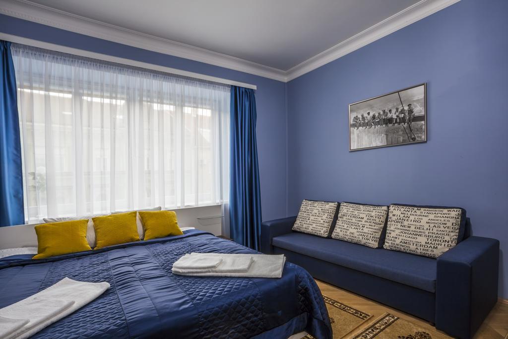 Luxury Air-Conditioned Rooms In Old Town บราติสลาวา ภายนอก รูปภาพ