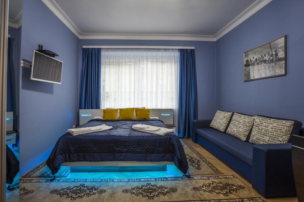 Luxury Air-Conditioned Rooms In Old Town บราติสลาวา ภายนอก รูปภาพ